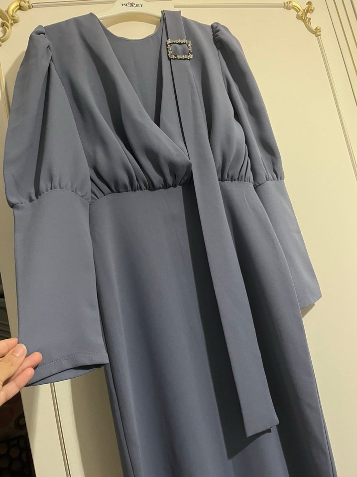 Gri Uzun Drapeli Kadın Elbise - Görsel 2