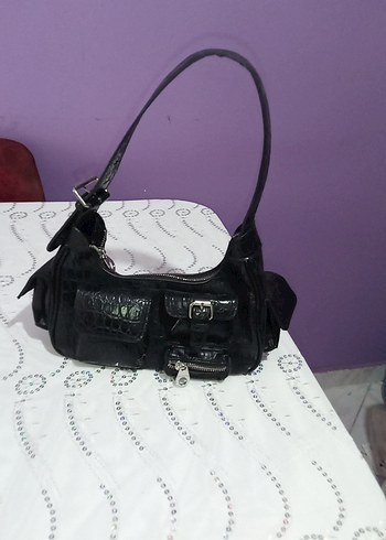 Kemerli Siyah Yılan Desenli Gotik Deri Çanta