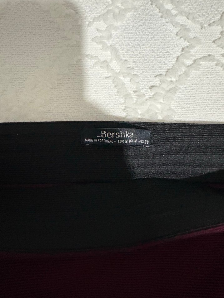 Bershka M beden likralı bordo renk etek - Görsel 3