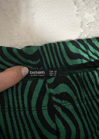 Busem marka 42/ XL beden Yeşil zebra İspanyol paça pantalon - Görsel 2