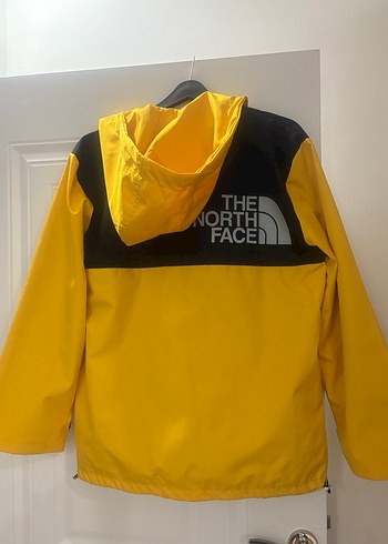 North Face Erkek Sarı The North Face Kapüşonlu Rüzgarlık