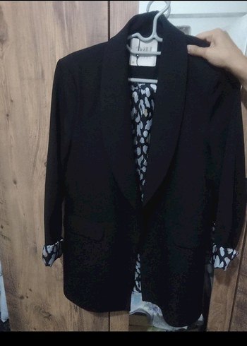 Kadın Siyah Yılan Desenli Düğmeli Blazer - Görsel 2