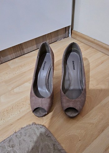 Bej/Vizon Süet Topuklu Kadın Ayakkabı - Görsel 2