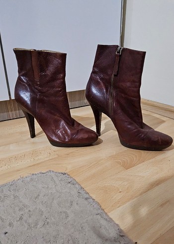 Kahverengi Deri Topuklu Kadın Bot - Görsel 2