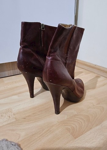 Kahverengi Deri Topuklu Kadın Bot - Görsel 3