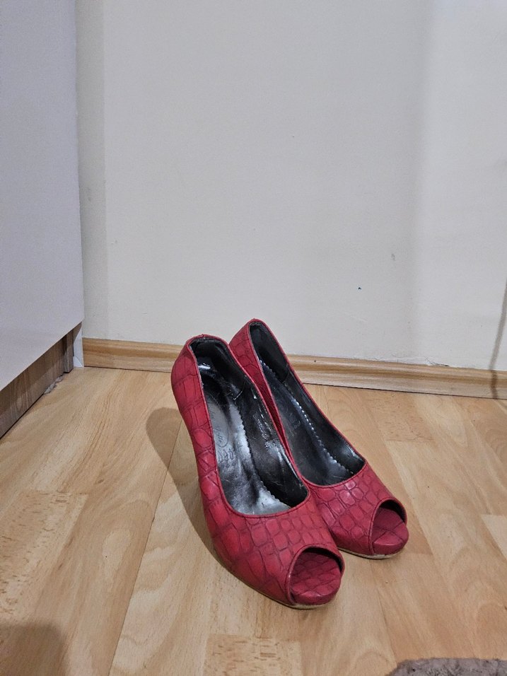 Kırmızı/Nar Çiçeği Yılan Derisi Desenli Ucu Açık Topuklu - Görsel 3