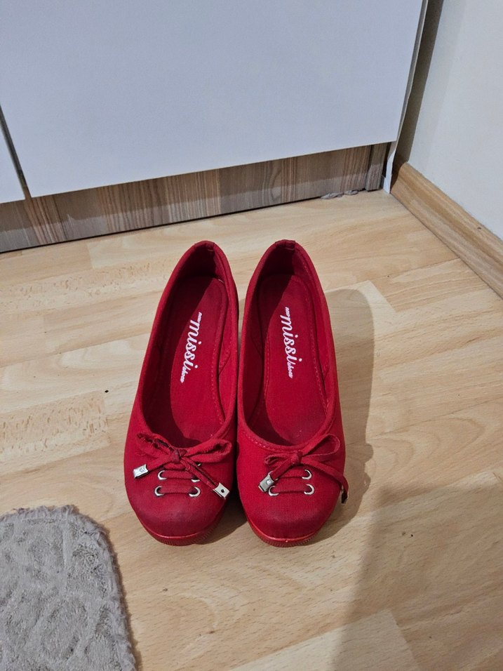 Kırmızı Kadın Dolgu Topuklu Kumaş Babet Ayakkabı - Görsel 2