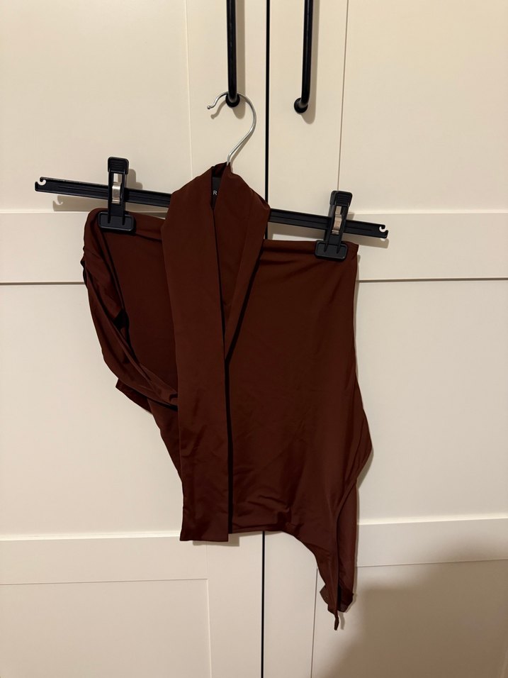 Kahverengi Tek Omuz Fularli Body - Görsel 3