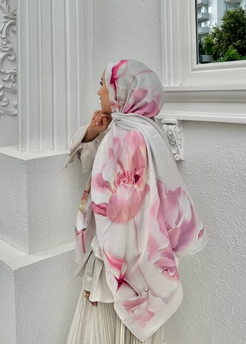 Pastel Pembe Çiçek Desenli Saten Şal