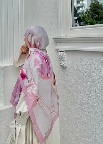 Pembe Drapeli Saten Kadın Şal