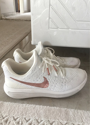 Nike byaz ayakkabı
