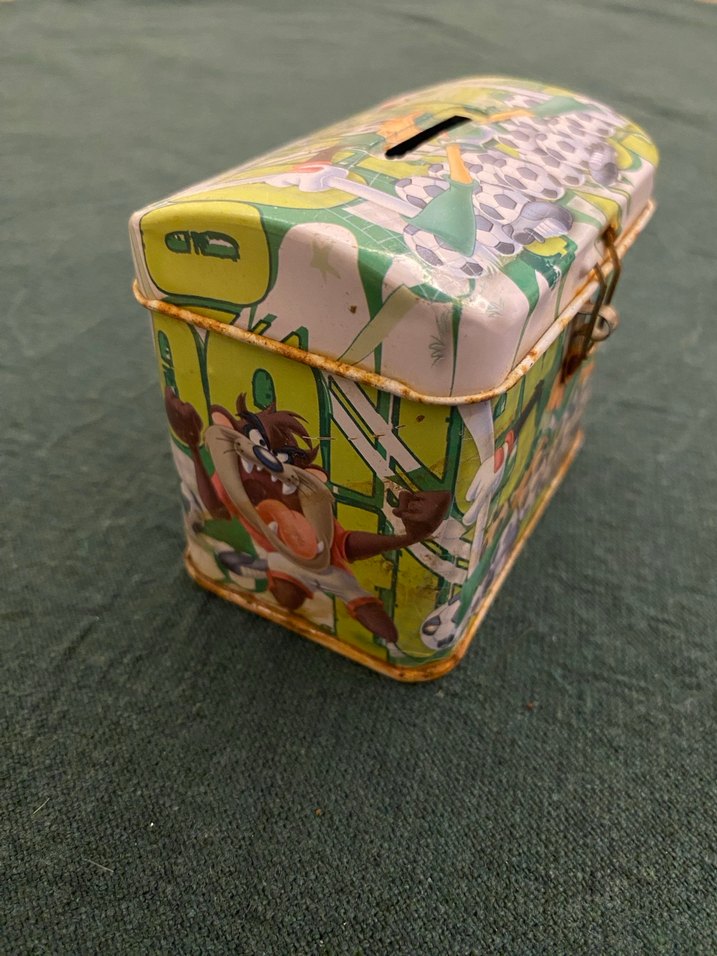 Looney Tunnes detaylı koleksiyonluk kumbara - Görsel 3