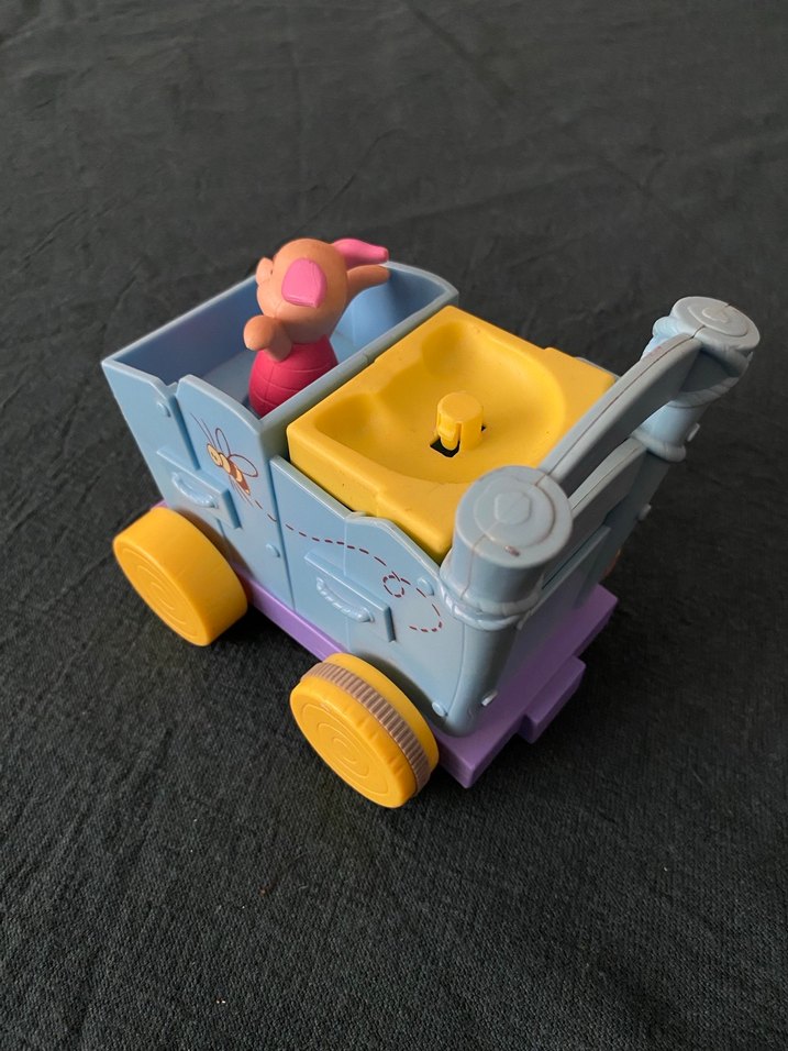 Disney Winnie the Pooh animasyonu Piglet ve Aracı - Görsel 2