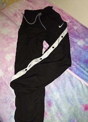 Yanları çıt çıtlı Nike eşofman