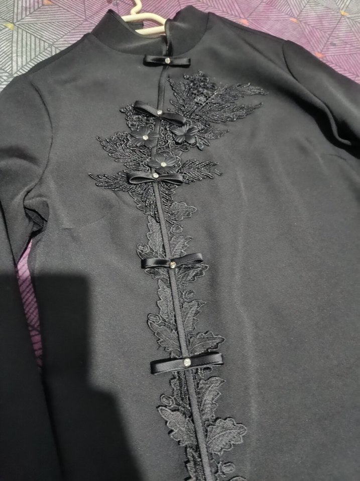 Uzun Kollu Siyah Gotik Nakışlı Kadın Elbisesi - Görsel 2