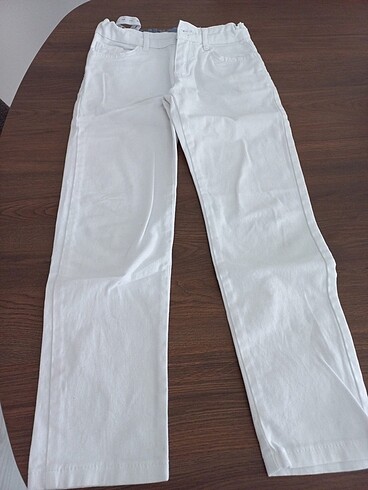 Beyaz erkek çocuk jean pantolon