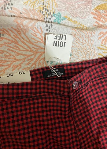 38 Beden Bershka Kırmızı Kareli Düğmeli Kadın Kumaş Pantolon