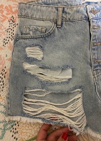 Düğmeli Yırtık Mavi Kısa Denim Şort - Görsel 2