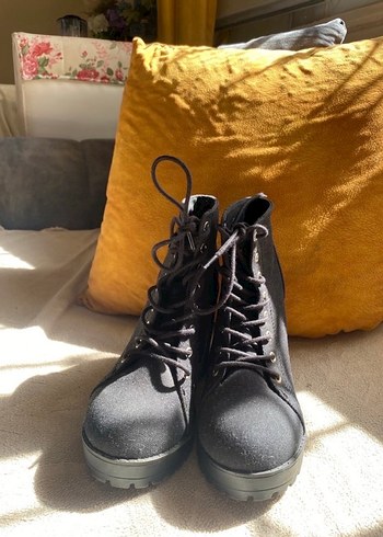 Siyah Süet Bağcıklı Topuklu Kadın Bot H&M - Görsel 6