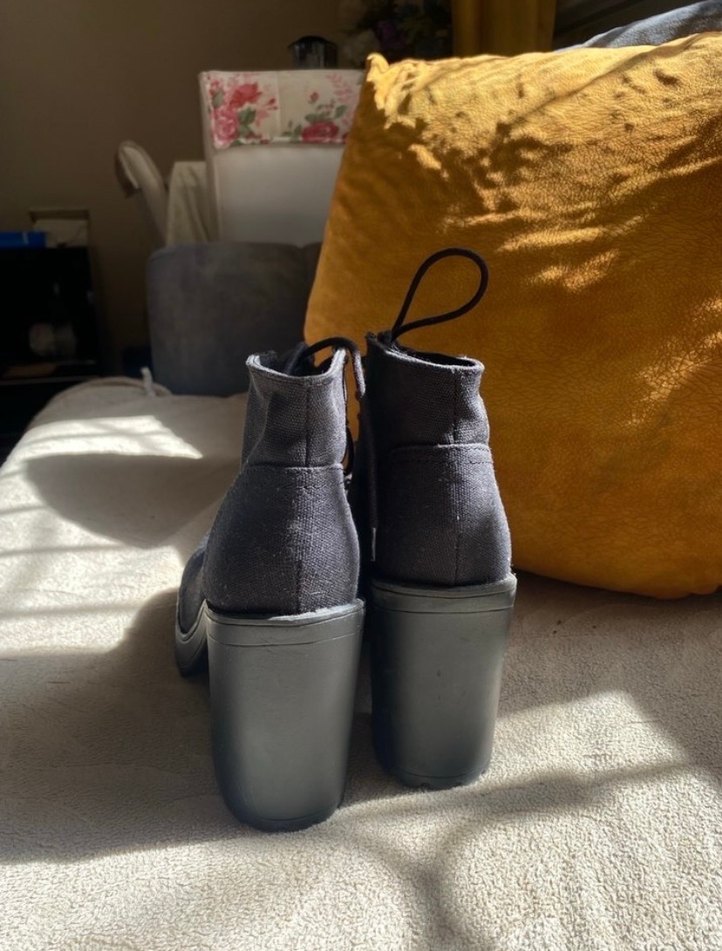 Siyah Süet Bağcıklı Topuklu Kadın Bot H&M - Görsel 4