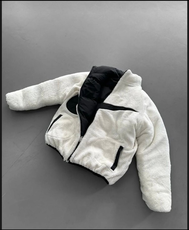 Nike Erkek Beyaz Peluş Kısa Mont
Çift taraflı mont - Görsel 2