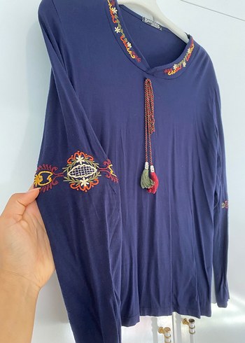 l Beden Nakışlı Püsküllü Uzun Kollu anne Bluzu