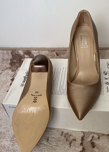 38 Beden Bej Parlak Kadın Stiletto Topuklu Ayakkabı