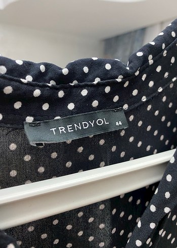 Trendyol & Milla Düğmeli Siyah Puantiyeli Midi Elbise