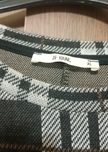 l Beden Gri Ekose V Yaka Midi Elbise