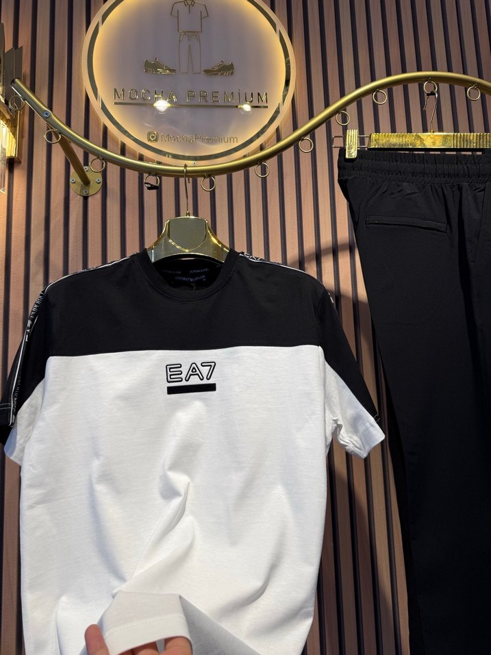 EA7 Baskılı Siyah Beyaz eşofman takım - Görsel 2