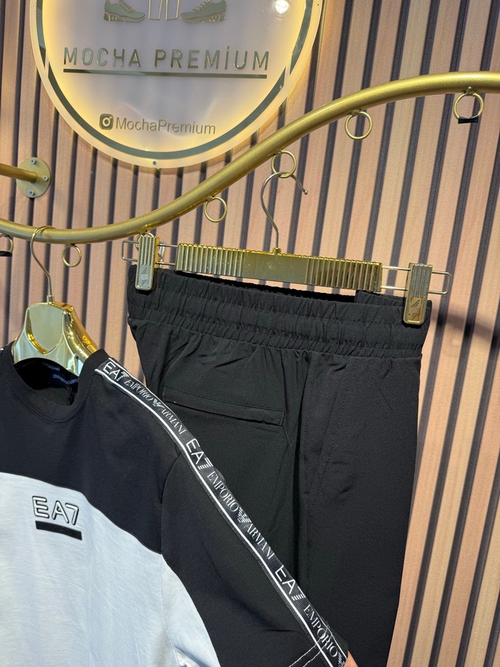 EA7 Baskılı Siyah Beyaz eşofman takım - Görsel 3