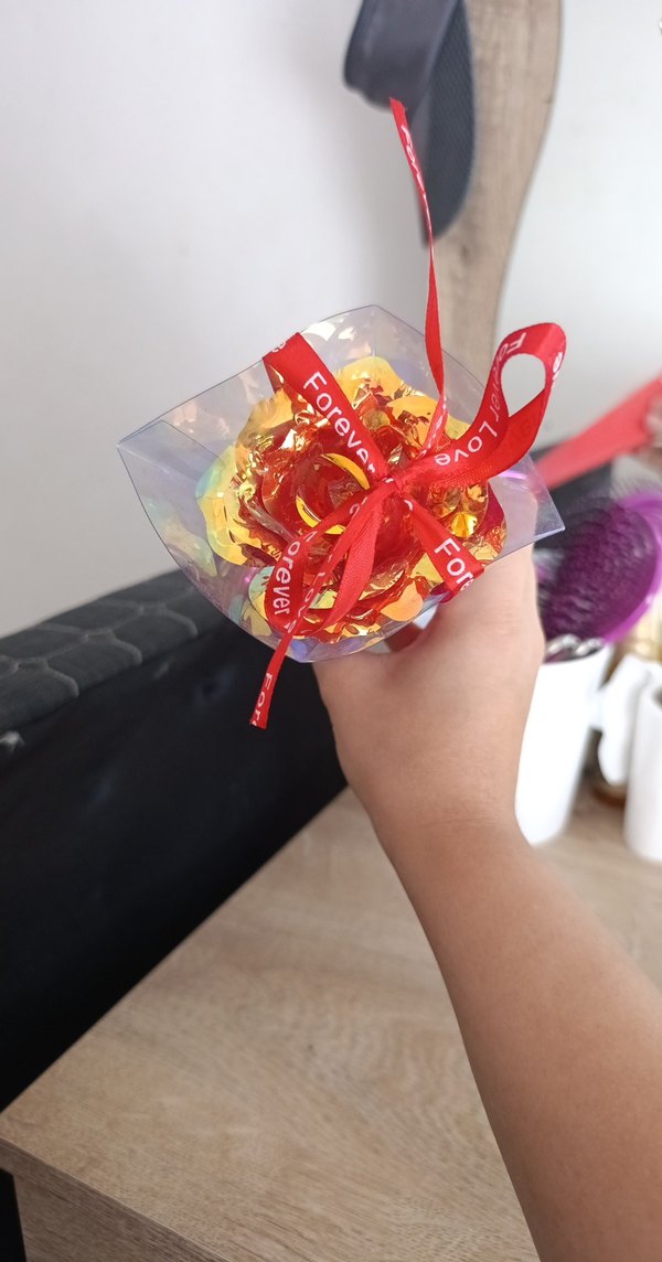 ışıklı yapay kırmızı gül - Görsel 3