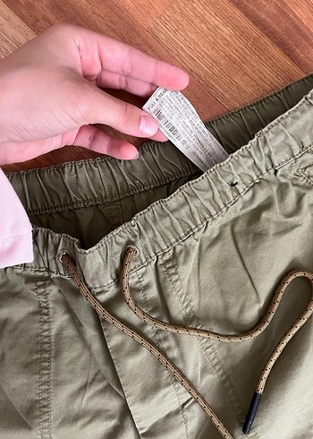 Pull and Bear Kadın Salaş Keten Kemerli Haki Pantolon