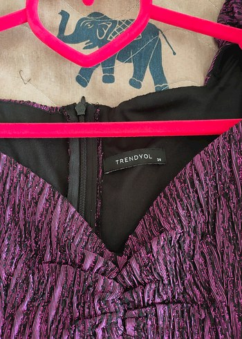 Mor Midi Kadın Elbise, V Yaka, Fırfırlı - Görsel 3