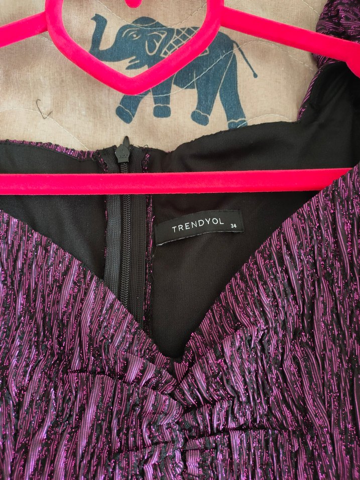 Mor Midi Kadın Elbise, V Yaka, Fırfırlı - Görsel 3