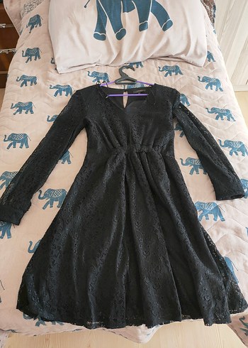 Siyah Dantelli V Yakalı Midi Elbise - Görsel 2