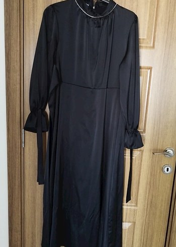 Siyah Uzun Yüksek Yakalı Kadın Elbise - Görsel 2