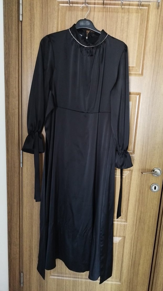 Siyah Uzun Yüksek Yakalı Kadın Elbise - Görsel 2