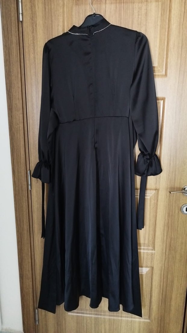 Siyah Uzun Yüksek Yakalı Kadın Elbise - Görsel 4