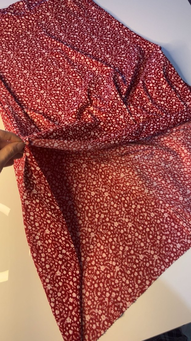 Kırmızı etek - Görsel 2