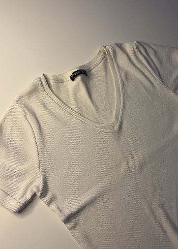 V Yaka Beyaz Kadın Kısa Kollu Pamuklu Tişört - Görsel 2