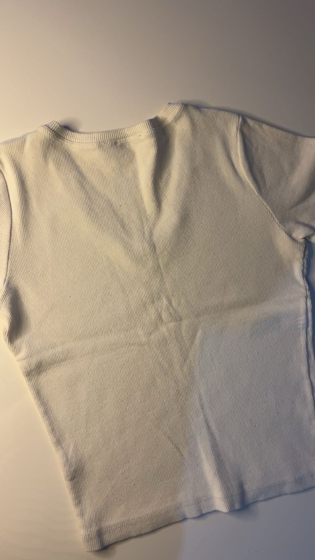 V Yaka Beyaz Kadın Kısa Kollu Pamuklu Tişört - Görsel 3