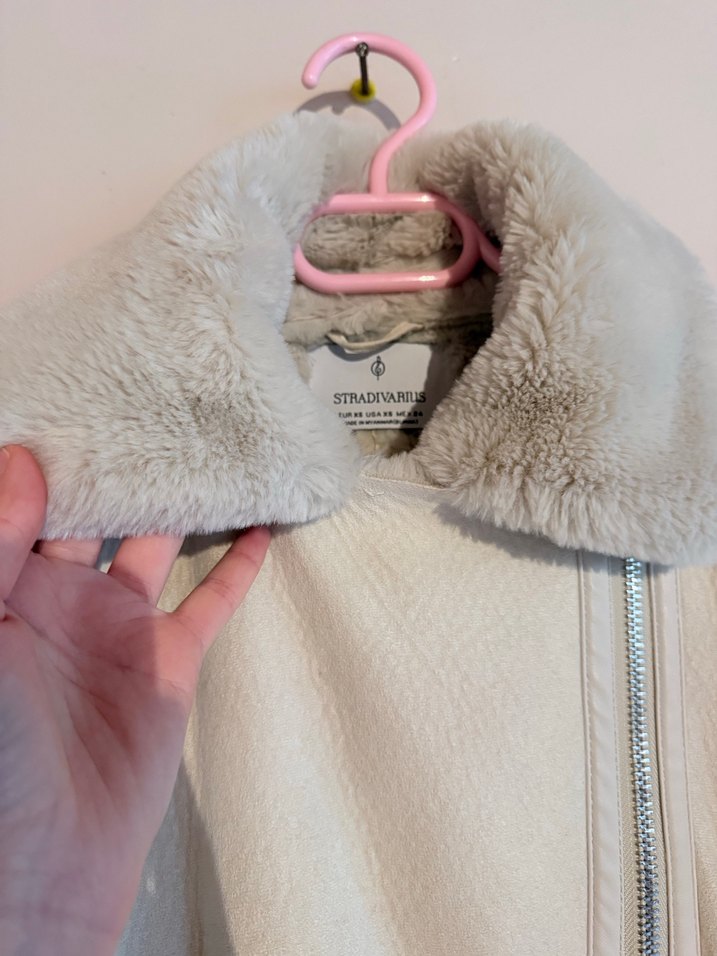 Stradivarius Kadın Kürklü ceket mont - Görsel 3