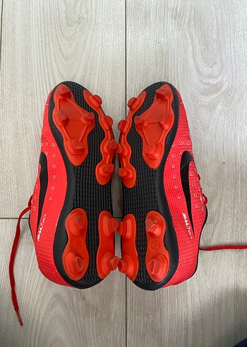 40 Beden kırmızı Renk Nike Erkek Kırmızı Kranpon