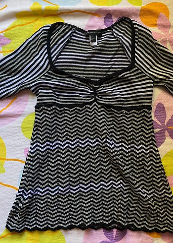 Zigzag desenli, siyah,silver çizgili kadın bluz