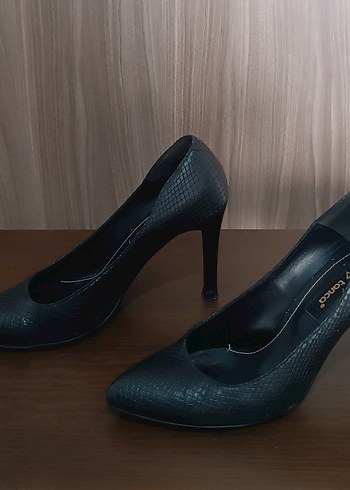 Kemal Tanca Siyah Yılan Desenli Stiletto Topuklu Kadın Ayakkabı