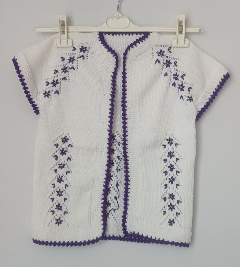 Nakışlı Beyaz Kız Çocuk El örgüsü Kısa Kollu Hırka - Görsel 2