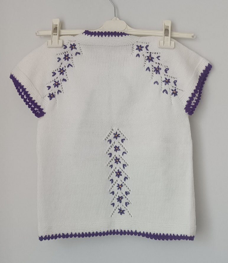 Nakışlı Beyaz Kız Çocuk El örgüsü Kısa Kollu Hırka - Görsel 3