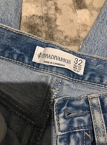 32 Beden mavi Renk stradivarius en popüler pantolonlarından D96