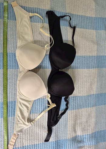 Minimalist Beyaz ve Siyah Sütyen Seti